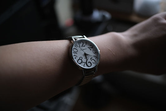 De geheimen van het oude gouden zakhorloge onthuld