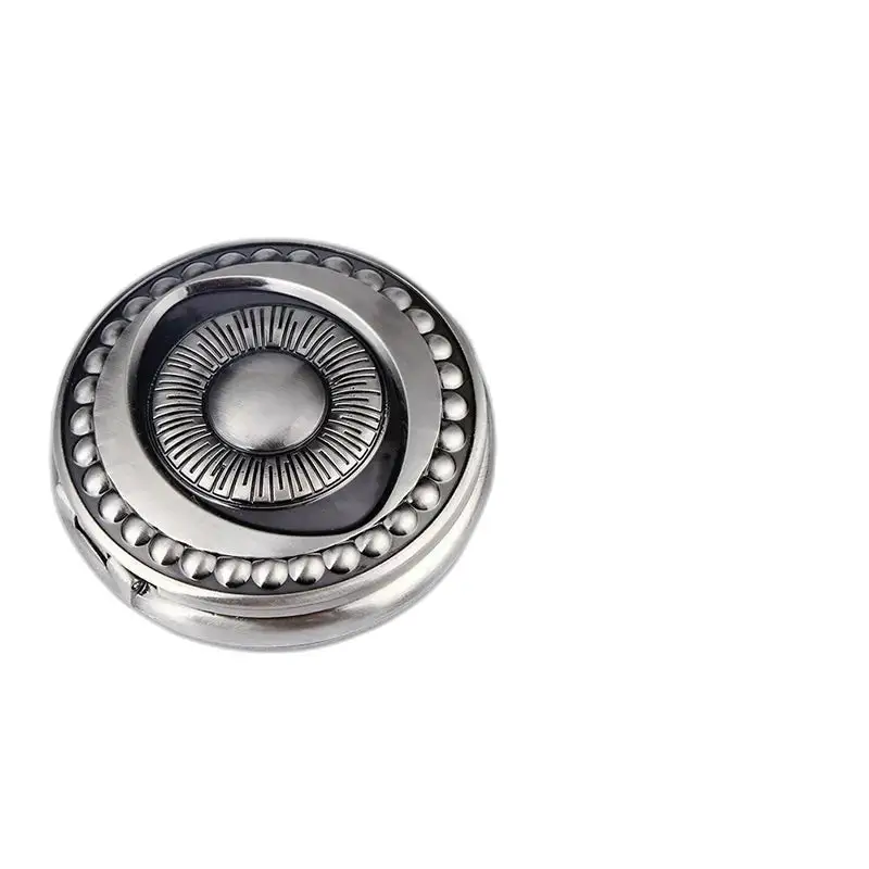 Ronde zilveren snuisterijdoosje voor prachtig koperen zakhorloge
