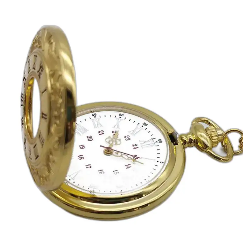 Demi Chasseur Chic herenzakhorloge met gouden wijzerplaat en Romeinse cijfers