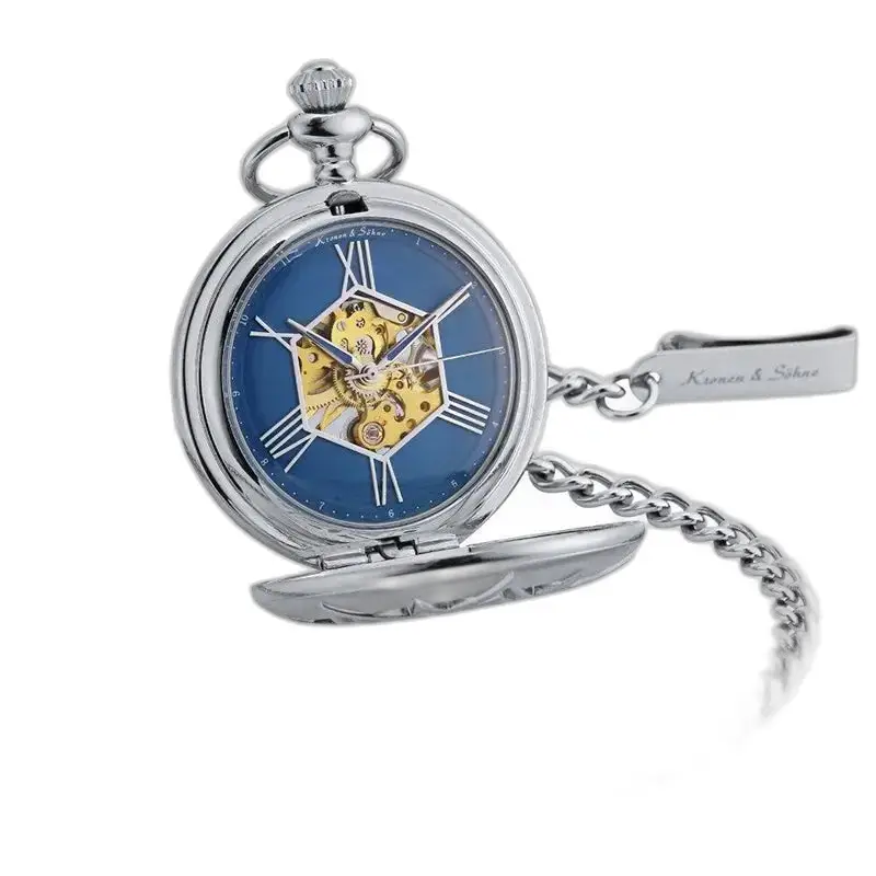 Modern zilveren herenzakhorloge met blauwe wijzerplaat en elegante clipsluiting