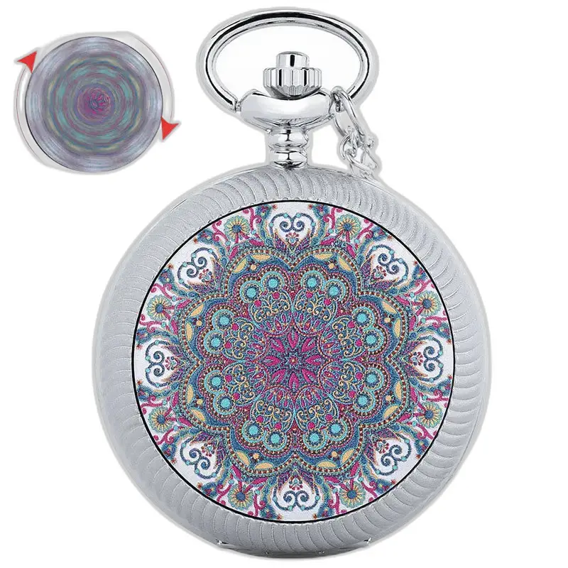 Smaragdgouden luxe zakhorloge met zilveren bloemen en kleurrijk mandala-ontwerp