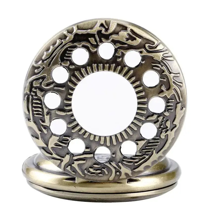Vintage stijl zakhorloge met een sierlijke bronzen kast, verfijnd oud horloge