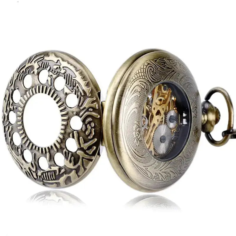 Vintage stijl zakhorloge in sierlijk brons, een elegant oud horloge