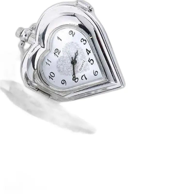 Fotohartkettinghorloge in luxe zilver met een harthangerhorlogeontwerp