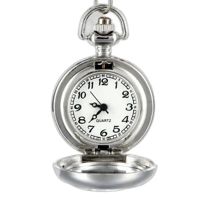 Zilverblauw bloemkettinghorloge met elegant zakhorloge-ontwerp