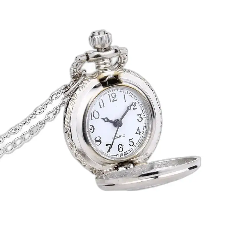 Chique zilveren sneeuwvlokkettinghorloge voor dames en heren met een elegante zilveren sneeuwvlokketting