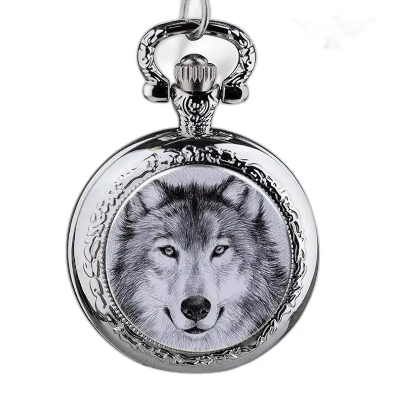 Roestvrijstalen wolfskettinghorloge met wolfsmotief op een zilveren achtergrond