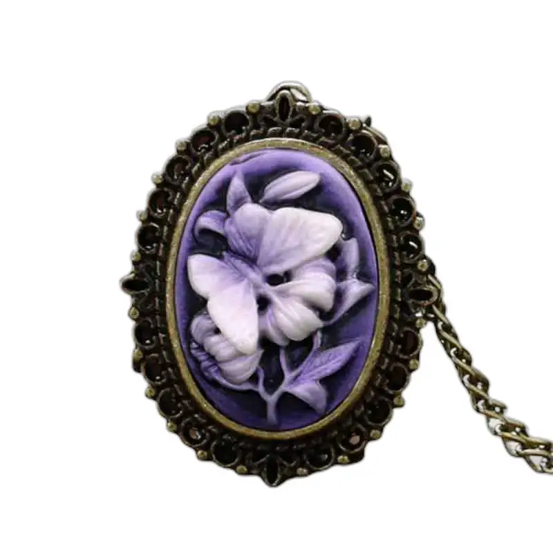 Ovale Cameo-hanger aan een elegant orchidee-vlinderkettinghorloge voor dames