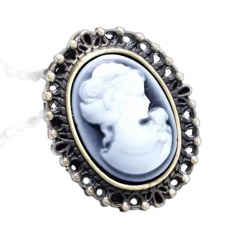 Elegante ovale cameo-broche van Madonna voor dames