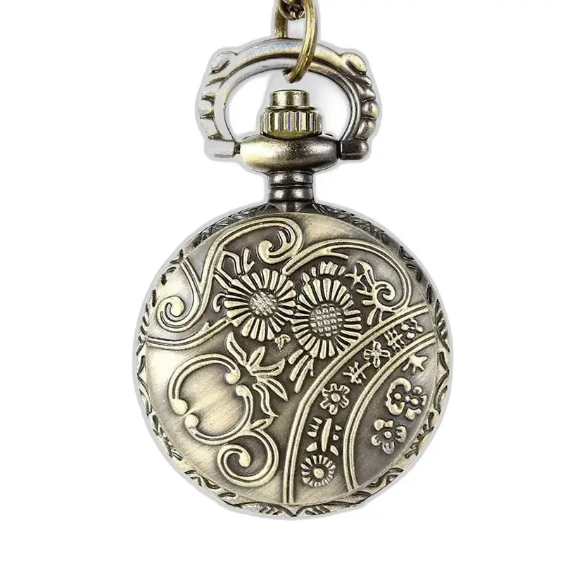 Vintage bronzen kettinghorloge met sierlijke en antieke details