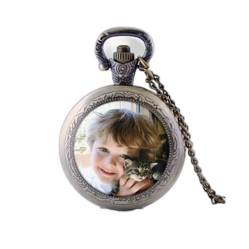 Elegant, personaliseerbaar kettinghorloge met foto van een kind en een kat