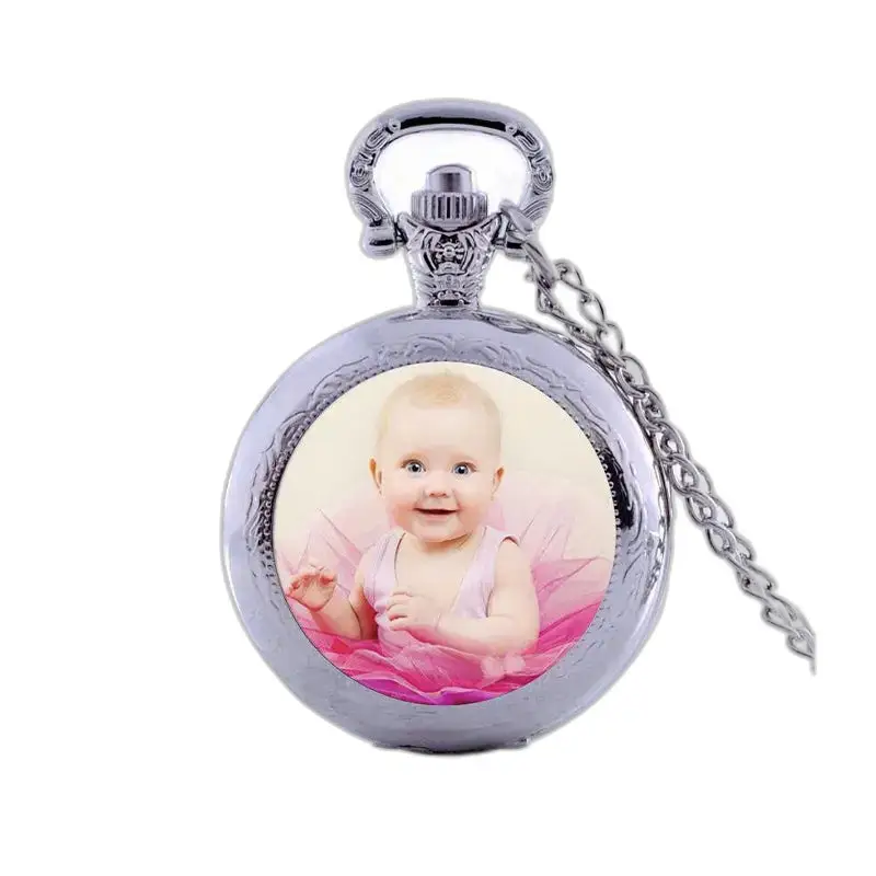 Elegant, aanpasbaar kettinghorloge met geïntegreerde babyfoto