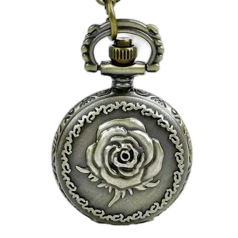 Vintage rozenkettinghorloge met analoge wijzerplaat en rozenversieringen