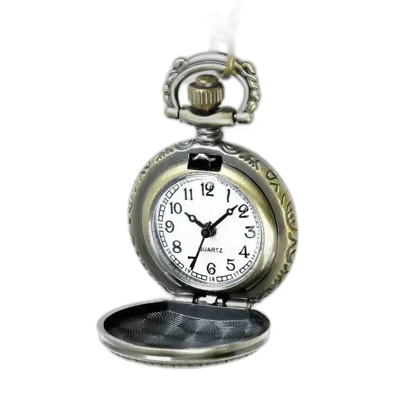Vintage roze kettinghorloge met analoge wijzerplaat en open antiek zakhorloge