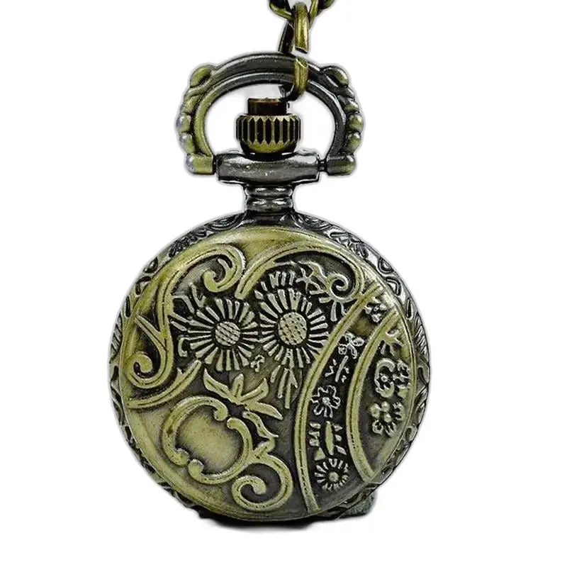 Vintage rozenkettinghorloge met analoge wijzerplaat en sierlijk bronzen kettinghorloge