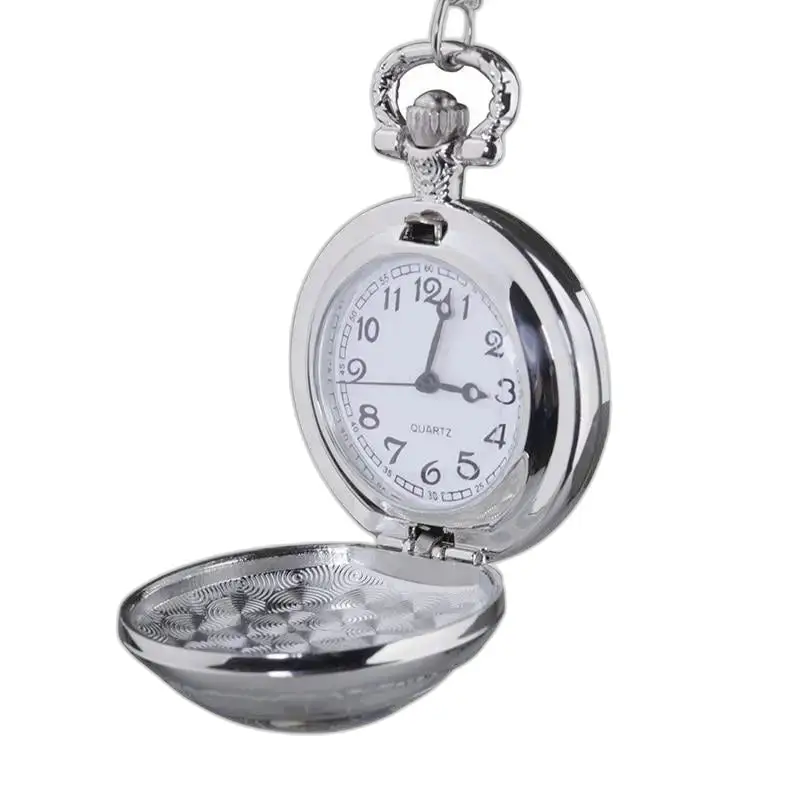 Vintage zilveren steampunk kettinghorloge met open deksel en zilveren afwerking