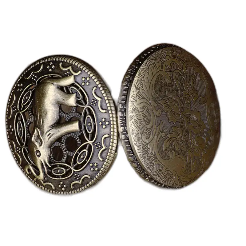 Vintage olifantenkettinghorloge met een witte wijzerplaat en een prachtige bronzen afwerking