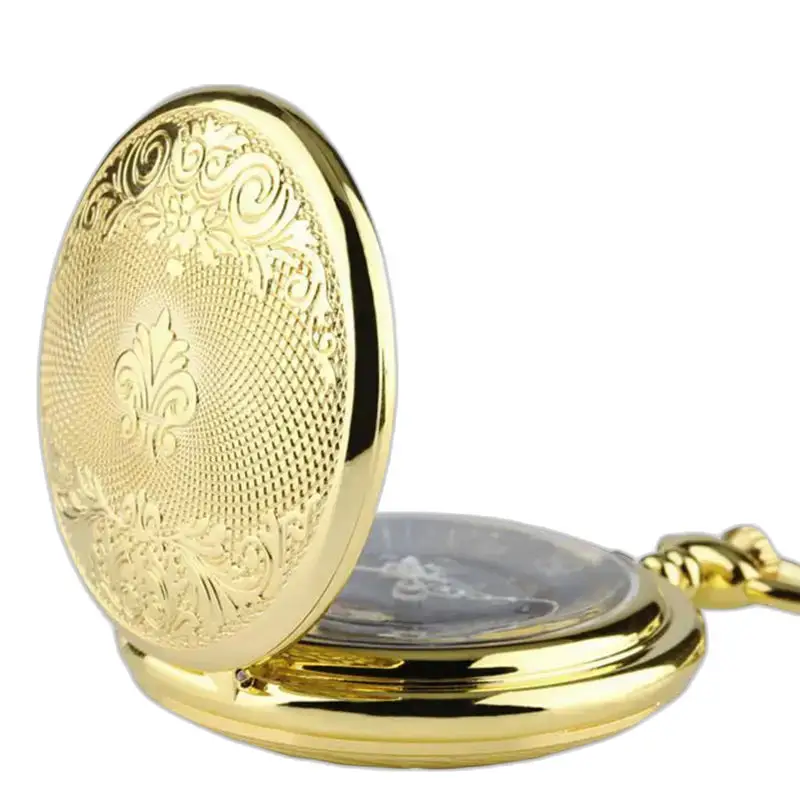 Luxe gouden zakhorloge voor heren en dames, versierd met koninklijke wapens, elegant en verfijnd