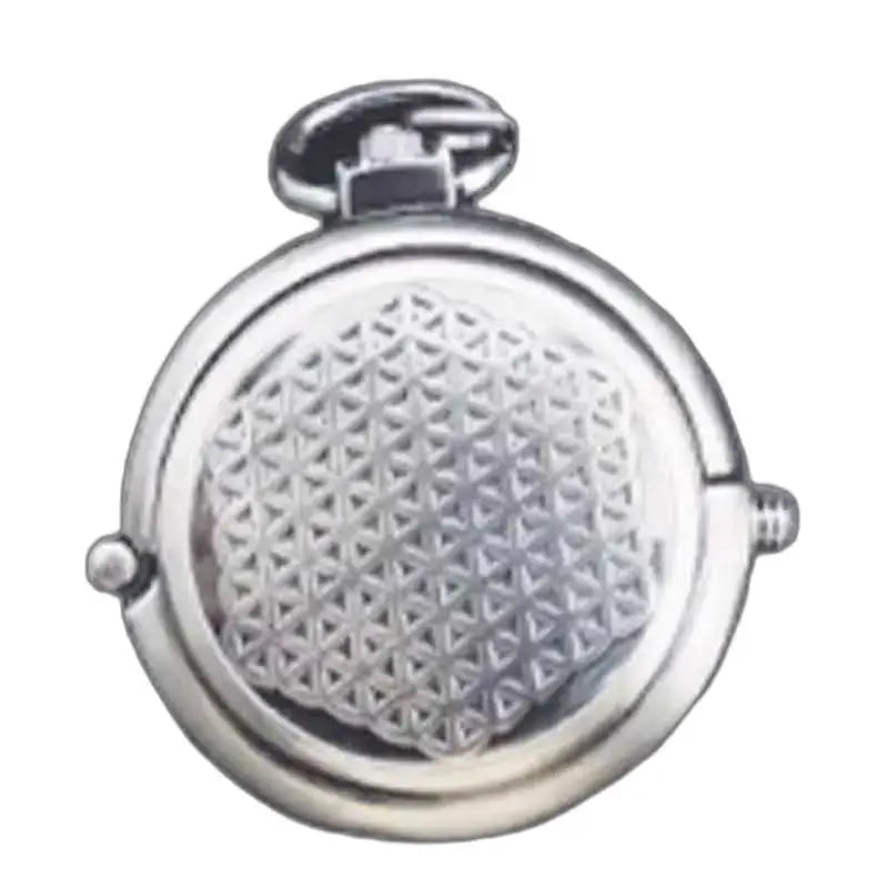Zilveren zakhorloge met transparante wijzerplaat en elegant geometrisch patroon