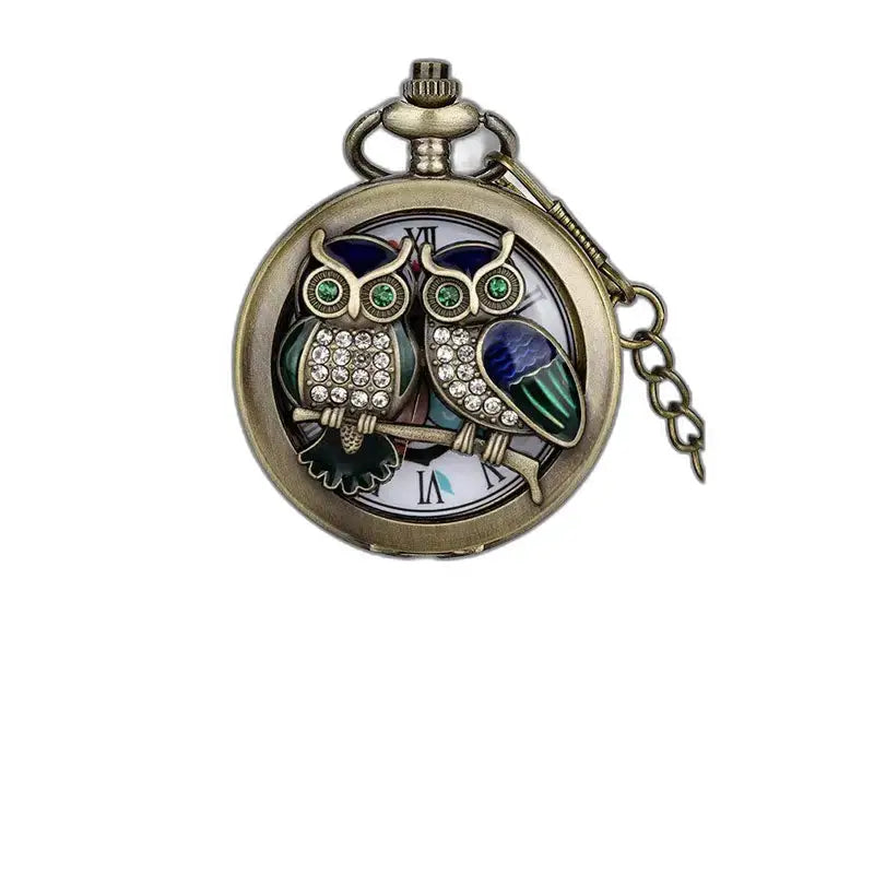 Klassiek bronzen vlinderkwartszakhorloge met elegant uilenmotief