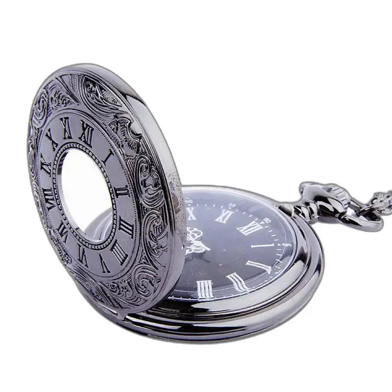 Herenzakhorloge met open Romeinse cijfers in sierlijk zilver