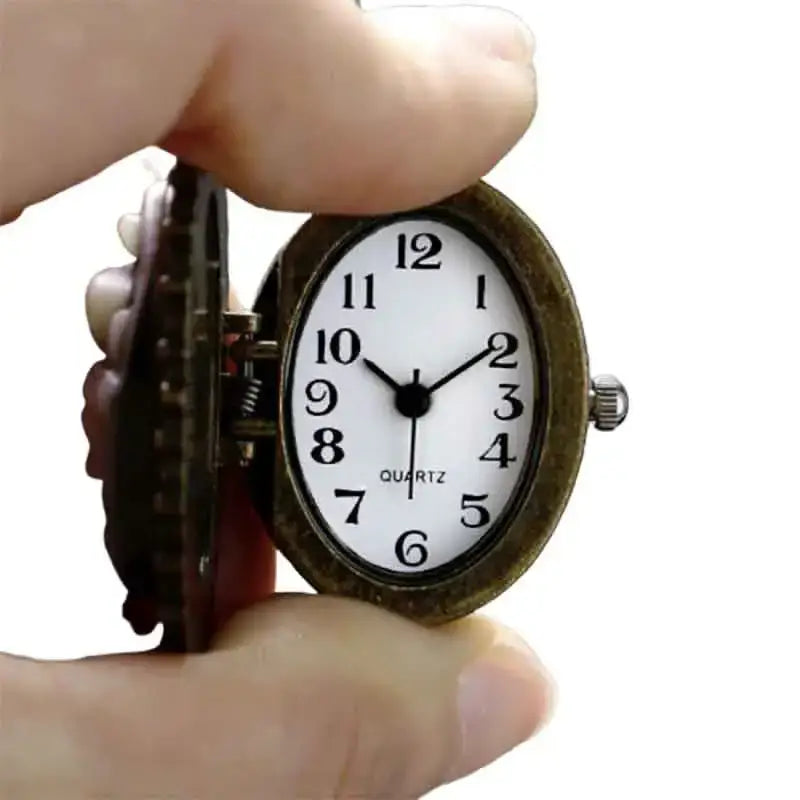 Elegant hanghorloge in natuurlijke kleuren met quartz boomhangerhorloge